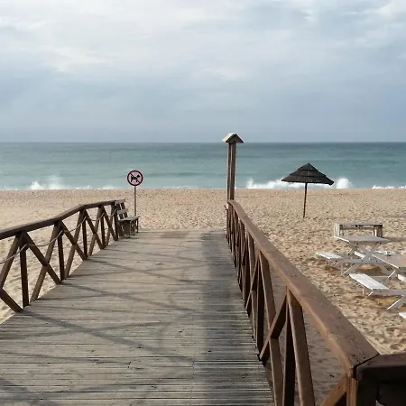 By The Da Areia Branca Lourinhã