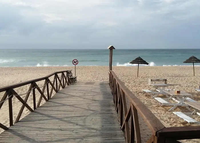 By The Da Areia Branca Lourinhã